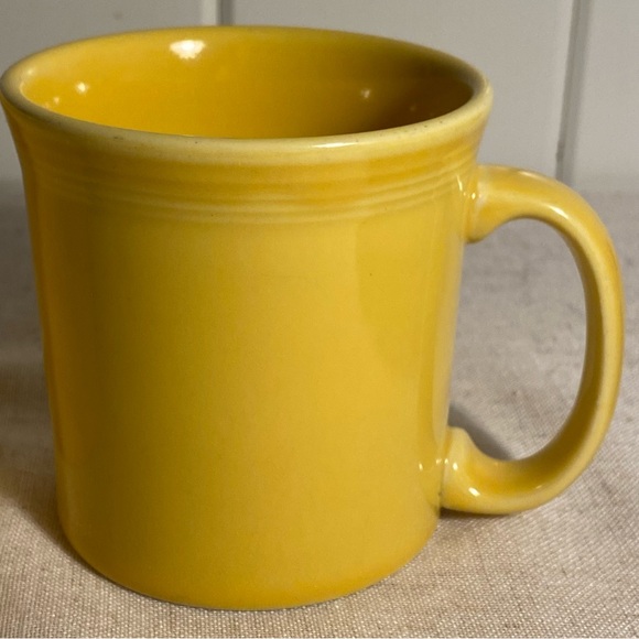Vintage HLC Fiesta USA yellow MUG SET wide D handle 2 MUGS fiesta ware - Picture 2 of 16
